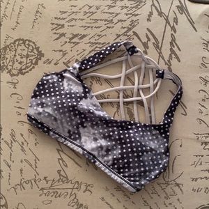 Lululemon free to be wild bra size 4